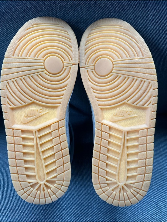Nike Air Jordan 1 Mid SE Coconut Milk & Grey – Mens Size 8 EUC- DN4281-100 NoBOX main image 6